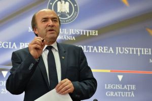 Tudorel Toader (Sursa foto: Twitter)